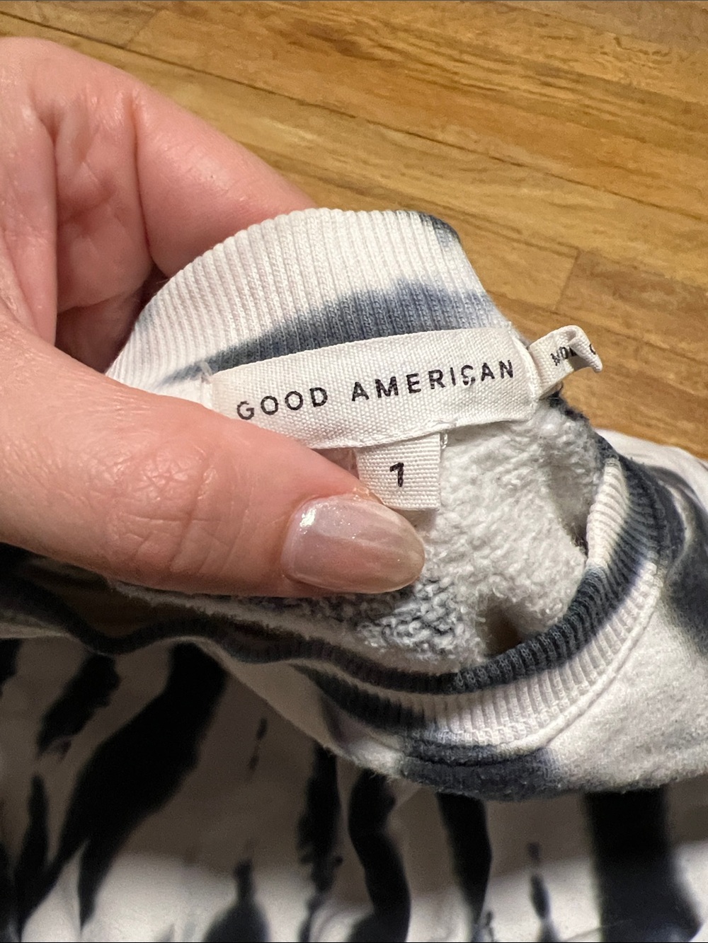 Good American Boyfirned Tie Dye Sweatshirt Black & White Size 1/Small - Picture 6 of 7